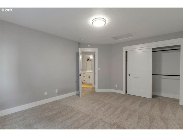 1624 YORK BUTTE Ave, Salem, OR 97301