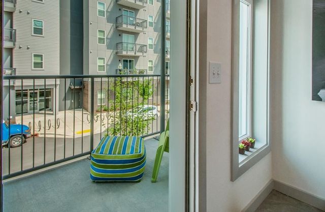 727 Cleo Miller Dr, Nashville, TN 37206