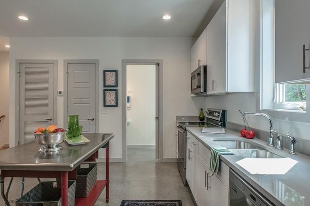 727 Cleo Miller Dr, Nashville, TN 37206