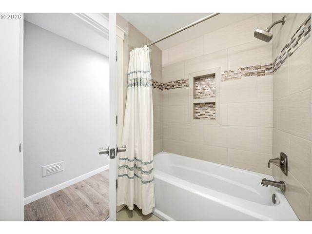 16409 Ne 79TH St, Vancouver, WA 98682