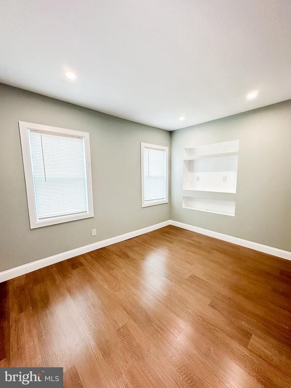 2070 E LIPPINCOTT ST, Philadelphia, PA 19134