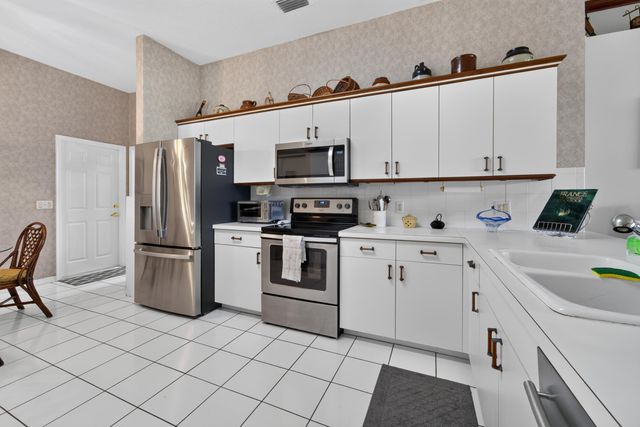562 NW Lambrusco Drive, Port St. Lucie, Port St Lucie, FL 34986