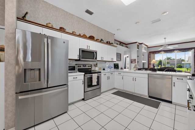 562 NW Lambrusco Drive, Port St. Lucie, Port St Lucie, FL 34986