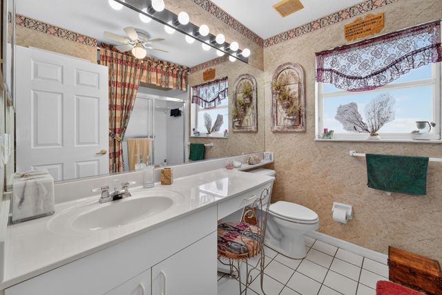 562 NW Lambrusco Drive, Port St. Lucie, Port St Lucie, FL 34986