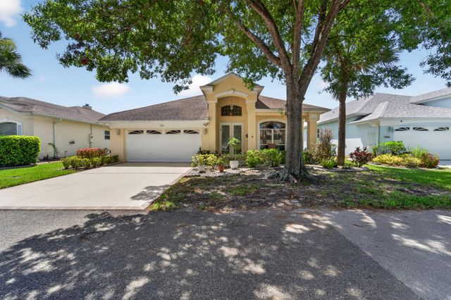 562 NW Lambrusco Drive, Port St. Lucie, Port St Lucie, FL 34986