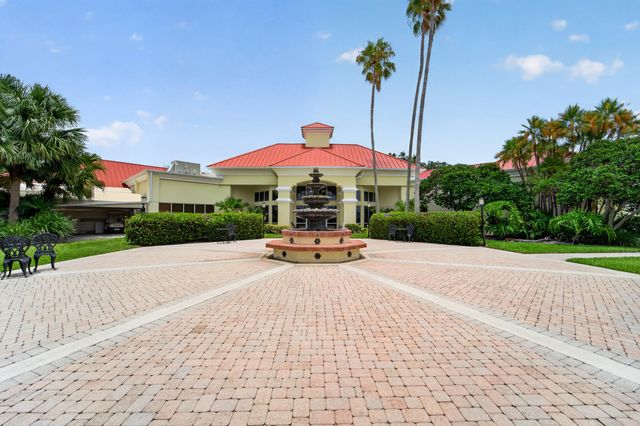 562 NW Lambrusco Drive, Port St. Lucie, Port St Lucie, FL 34986