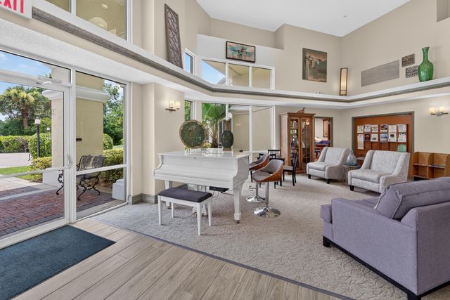 562 NW Lambrusco Drive, Port St. Lucie, Port St Lucie, FL 34986