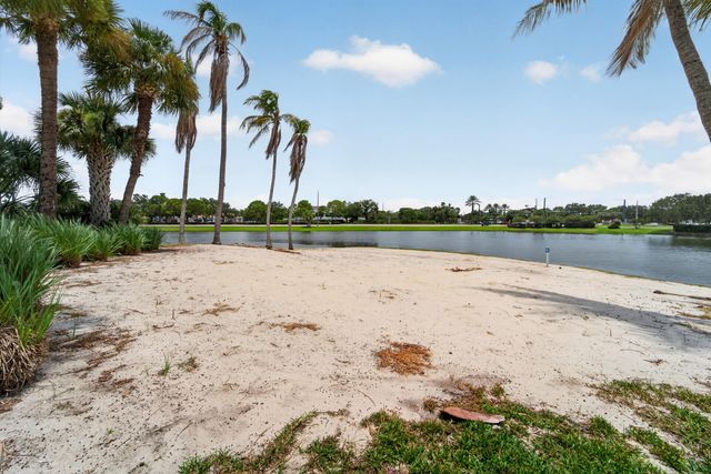 562 NW Lambrusco Drive, Port St. Lucie, Port St Lucie, FL 34986