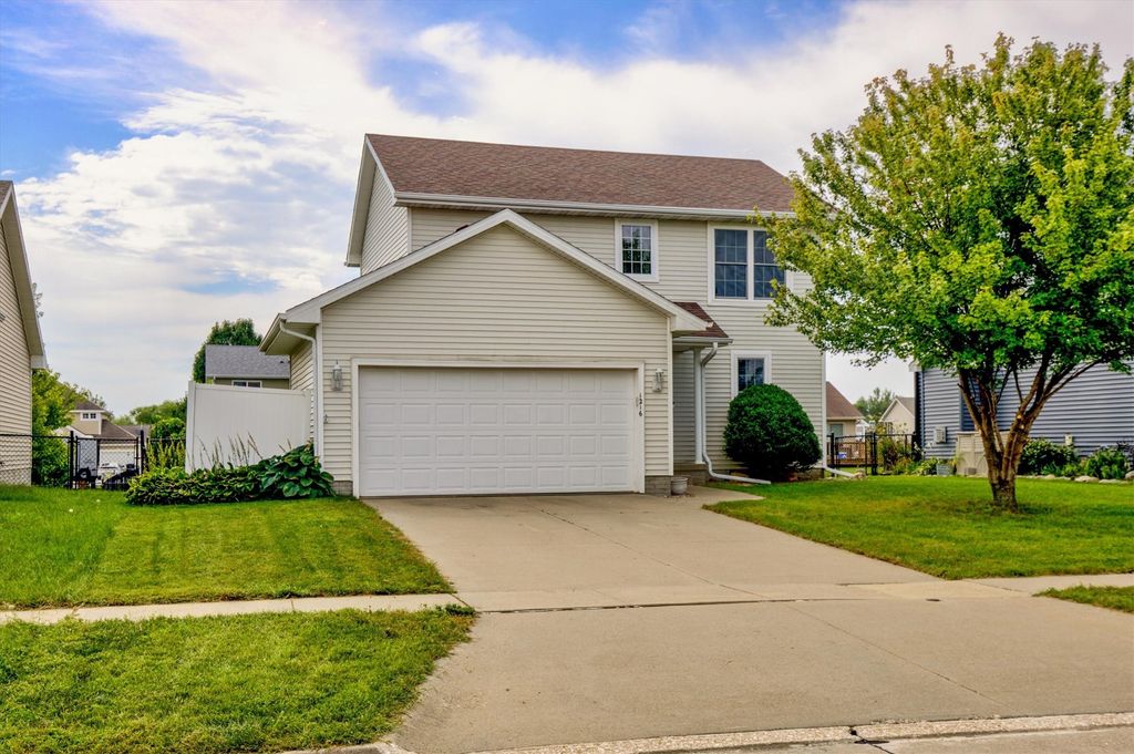 1216 SW 4th Street, Grimes, IA 50111