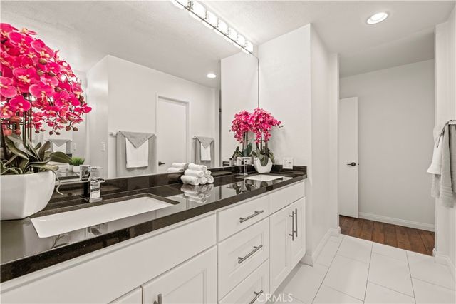 18150 Andrea Circle S 1, Northridge, CA 91325