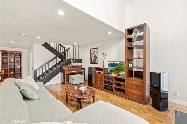 18150 Andrea Circle S 1, Northridge, CA 91325