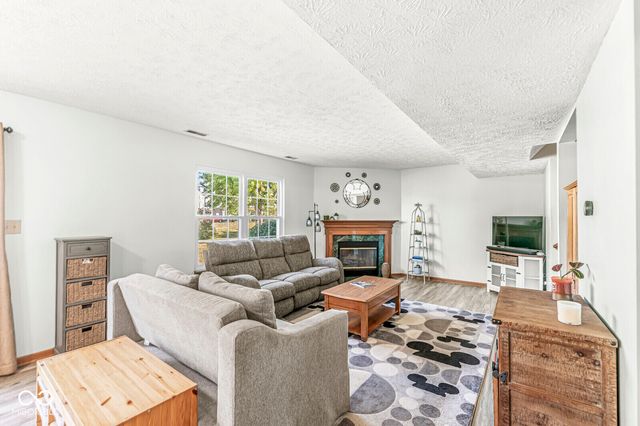 564 Zephyr Way, Westfield, IN 46074