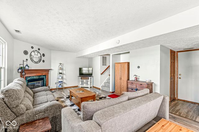 564 Zephyr Way, Westfield, IN 46074
