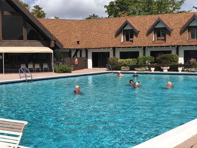 3710 Inverrary Dr 2u, Lauderhill, FL 33319