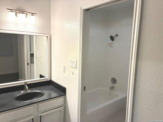 4803 Hamilton Wolfe Rd Apt 103, San Antonio, TX 78229