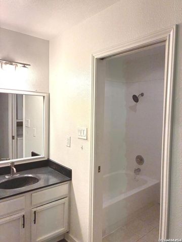 4803 Hamilton Wolfe Rd Apt 103, San Antonio, TX 78229