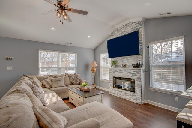 2770 Henry Street, Lake Station, IN 46405