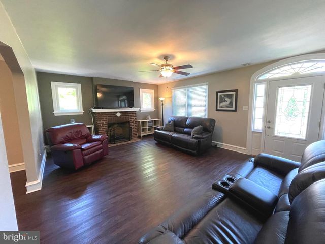 2249 W WALNUT ST, Colmar, PA 18915