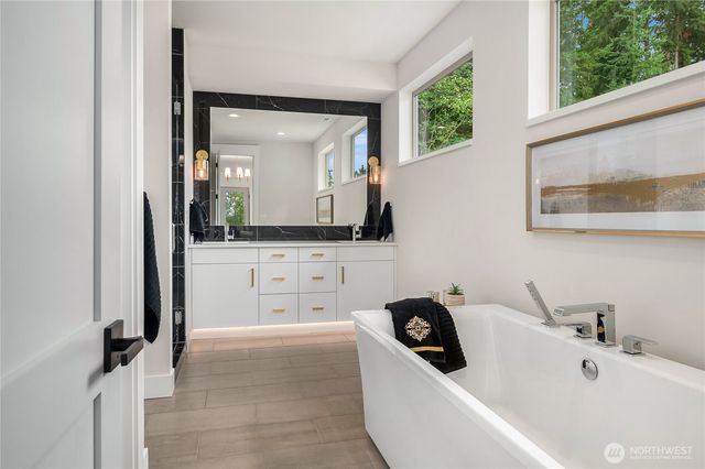 709 Chris David Drive, Steilacoom, WA 98388