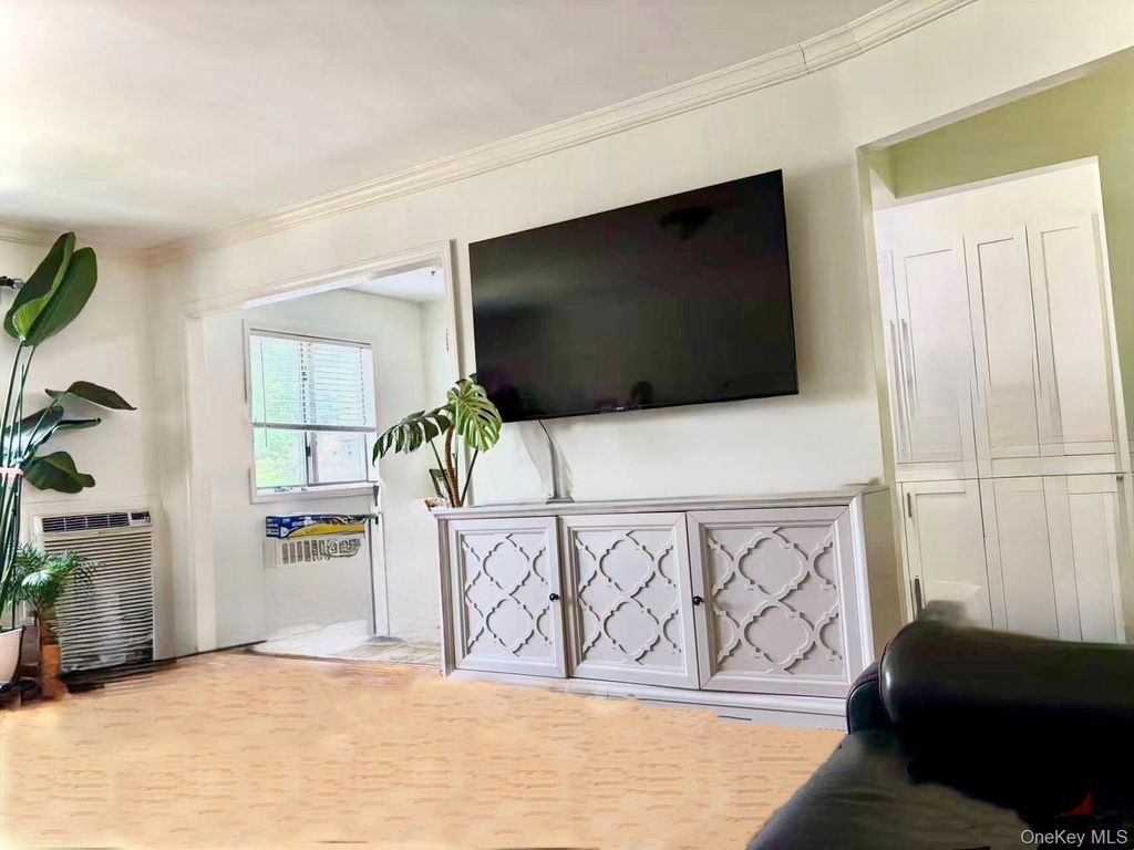 6927 169th Street, Fresh Meadows, NY 11365 — photo 2