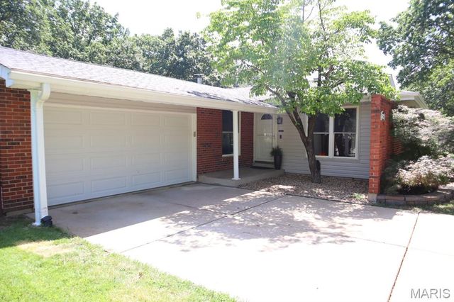 672 Towerwood Drive, Ballwin, MO 63021