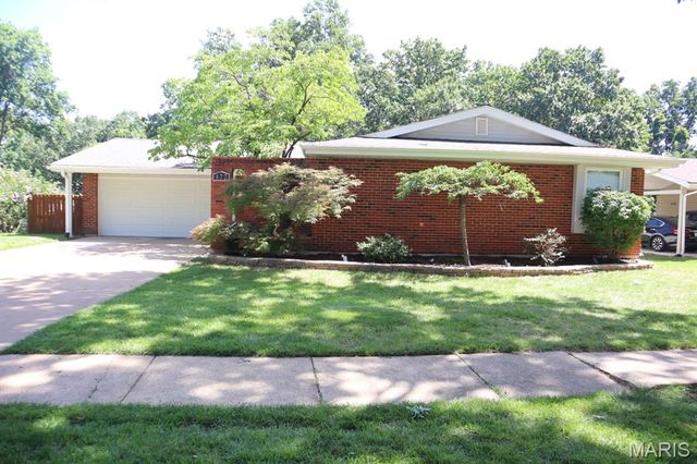 672 Towerwood Drive, Ballwin, MO 63021