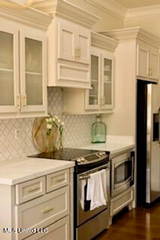 17 Bellegrass Boulevard, Hattiesburg, MS 39402