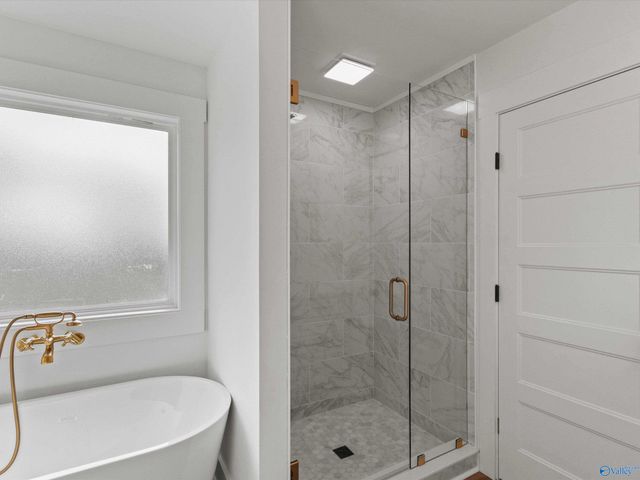 56 Nixon Drive, Guntersville, AL 35976