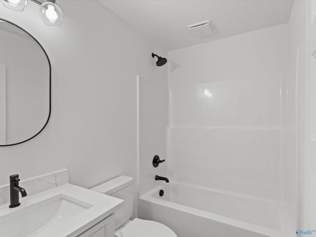 56 Nixon Drive, Guntersville, AL 35976