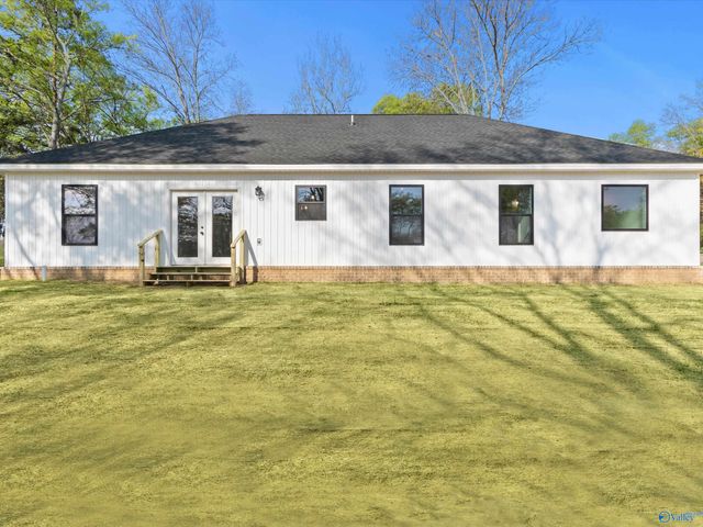 56 Nixon Drive, Guntersville, AL 35976