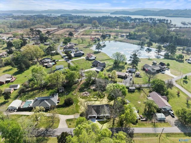 56 Nixon Drive, Guntersville, AL 35976