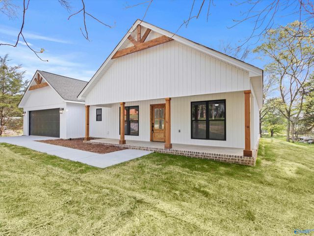 56 Nixon Drive, Guntersville, AL 35976