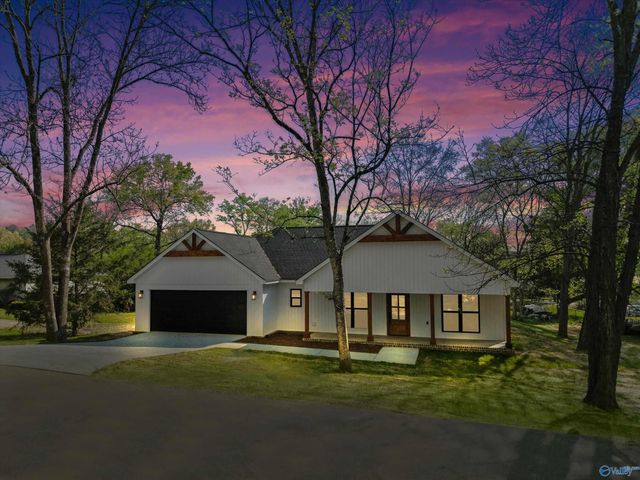 56 Nixon Drive, Guntersville, AL 35976