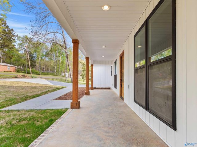 56 Nixon Drive, Guntersville, AL 35976