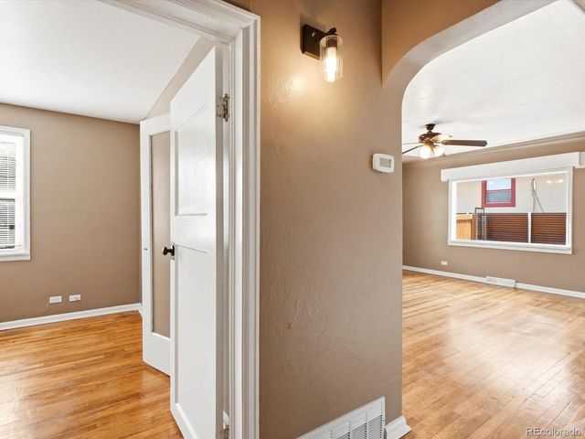 1685 Clinton St, Aurora, CO 80010