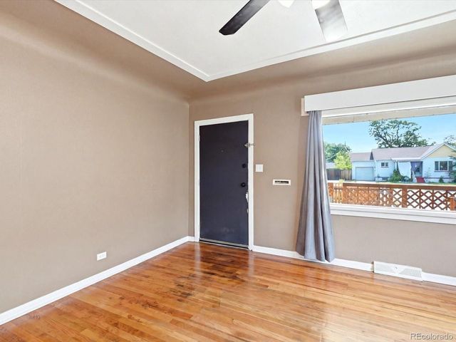 1685 Clinton St, Aurora, CO 80010