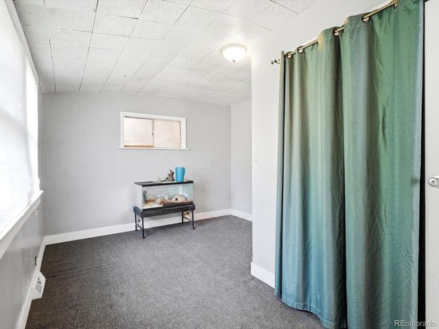 1685 Clinton St, Aurora, CO 80010