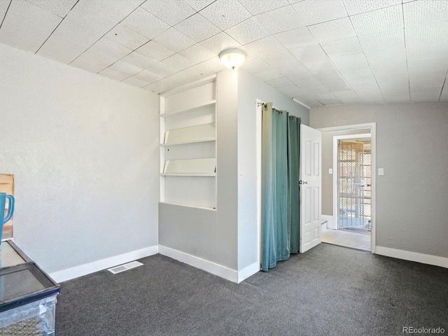 1685 Clinton St, Aurora, CO 80010