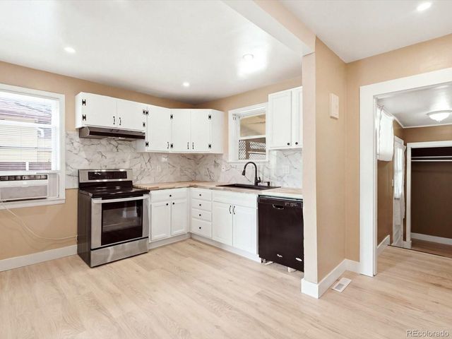 1685 Clinton St, Aurora, CO 80010
