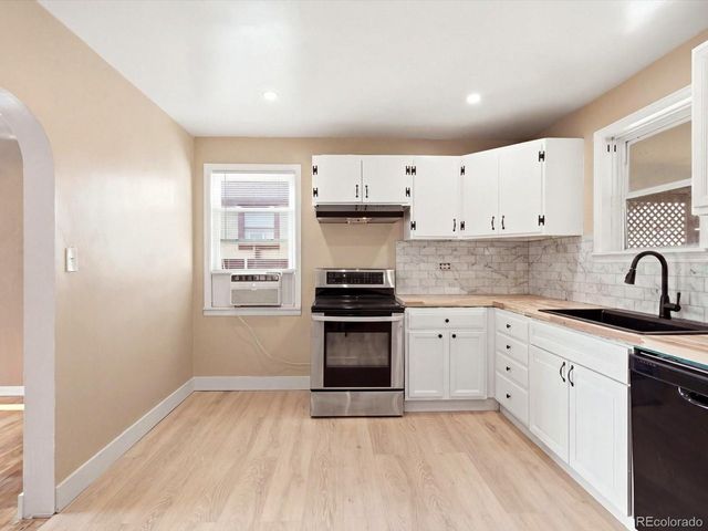 1685 Clinton St, Aurora, CO 80010