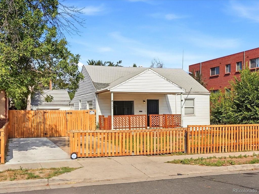1685 Clinton St, Aurora, CO 80010
