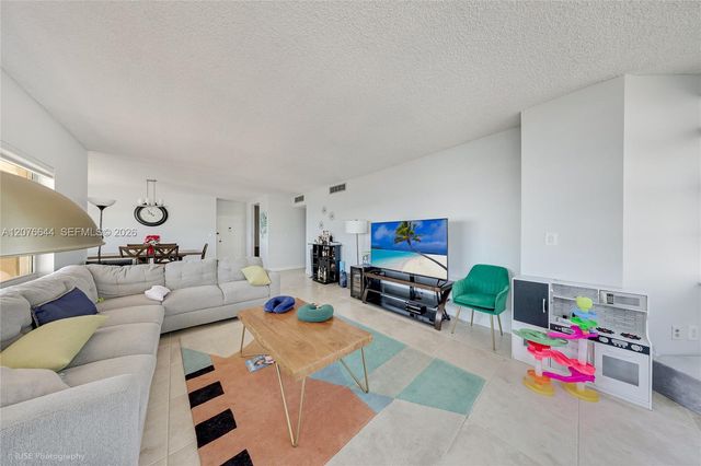 1980 S Ocean Drive 5F, Hallandale Beach, FL 33009