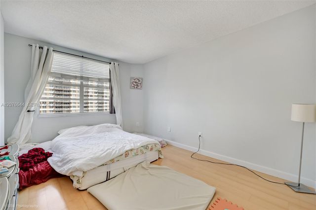 1980 S Ocean Drive 5F, Hallandale Beach, FL 33009