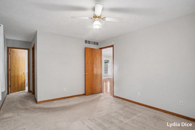 4282 Knapp Valley Court Ne, Grand Rapids Twp, MI 49525