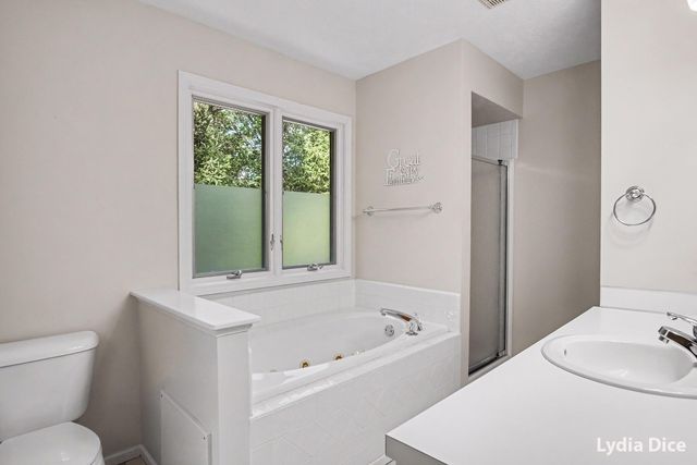 4282 Knapp Valley Court Ne, Grand Rapids Twp, MI 49525