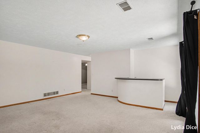 4282 Knapp Valley Court Ne, Grand Rapids Twp, MI 49525