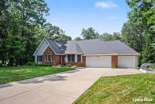 4282 Knapp Valley Court Ne, Grand Rapids Twp, MI 49525