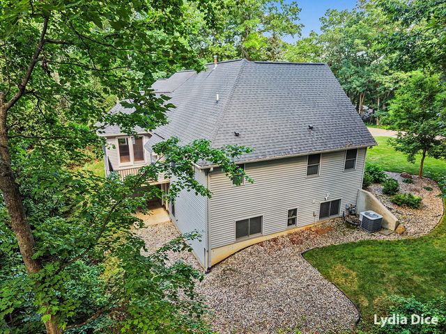 4282 Knapp Valley Court Ne, Grand Rapids Twp, MI 49525