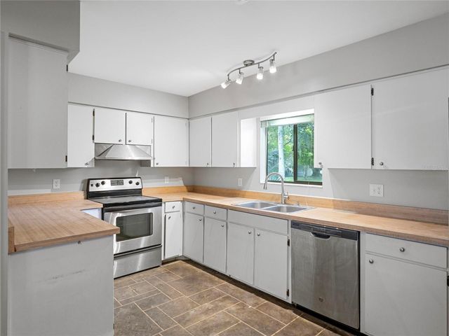 700 CASTLEWOOD DRIVE, Winter Springs, FL 32708