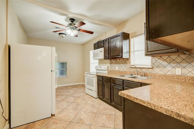 226 E Alabama Street, Brazoria, TX 77422